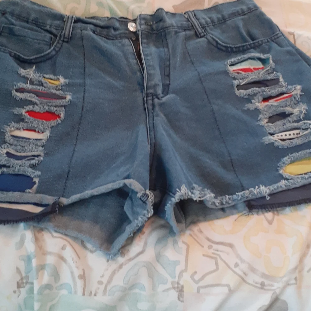 Miss Look colorful distressed jean shorts size large - Picture 3 of 7